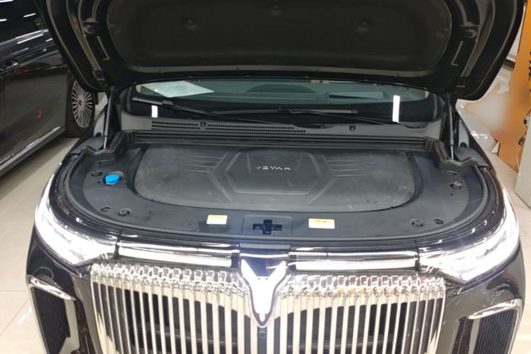 Used VOYAH Dream 2025 PHEV Four-Wheel-Drive Flagship Kunpeng Edition Engine Bay