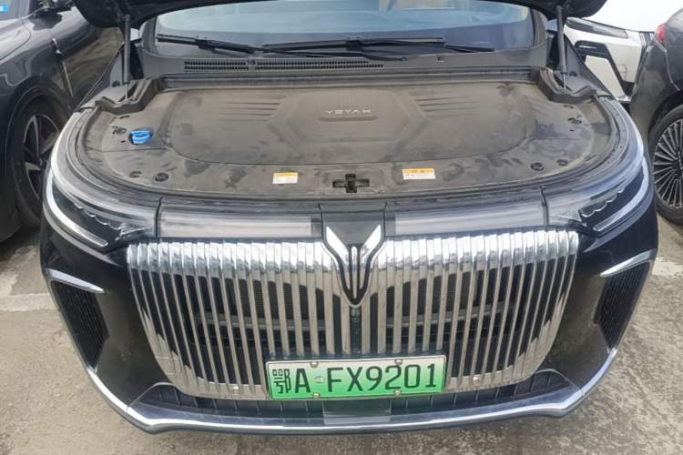 Used VOYAH Dream 2025 PHEV Four-Wheel-Drive Flagship Kunpeng Edition Engine Bay