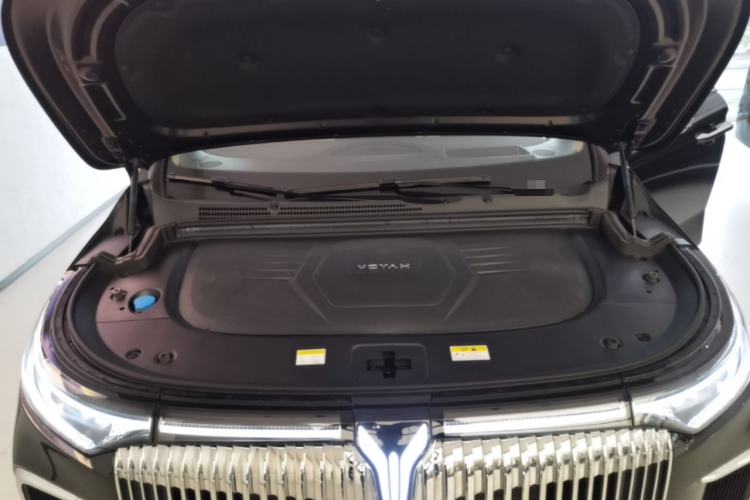 Used VOYAH Dream 2025 PHEV Four-Wheel Drive Prestige Qiankun Edition Engine Bay