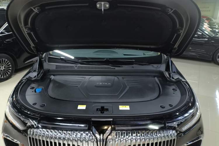 Used VOYAH Dream 2025 PHEV Four-Wheel-Drive Flagship Kunpeng Edition Engine Bay