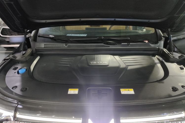 Used VOYAH Dream 2025 PHEV Four-Wheel-Drive Flagship Version – Qiankun Edition Engine Bay