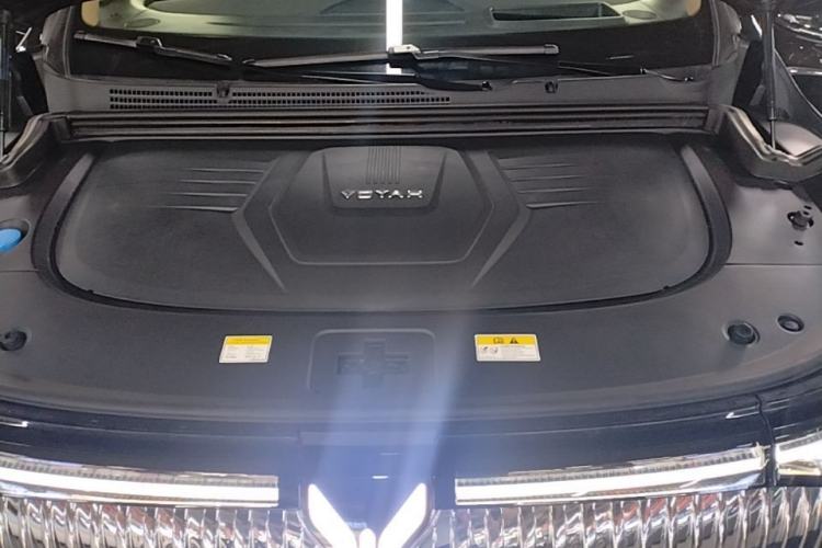 Used VOYAH Dream 2025 PHEV Four-Wheel Drive Prestige Qiankun Edition Engine Bay