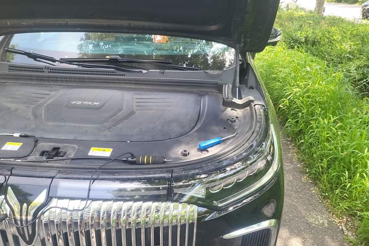Used VOYAH Dream 2025 PHEV Four-Wheel-Drive Flagship Version – Qiankun Edition Engine Bay Left