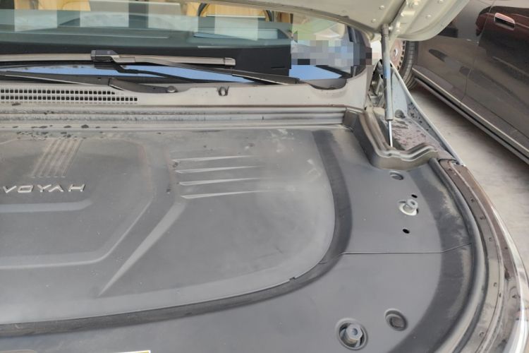 Used VOYAH Dream 2025 PHEV Four-Wheel-Drive Flagship Version – Qiankun Edition Engine Bay Left