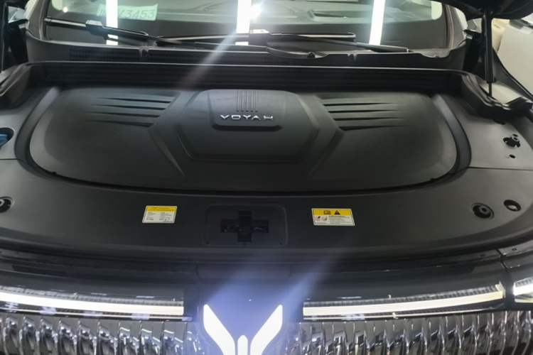 Used VOYAH Dream 2025 PHEV Four-Wheel Drive Prestige Kunpeng Edition Engine Bay