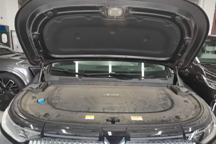 Used VOYAH Dream 2025 PHEV Four-Wheel Drive Prestige Qiankun Edition Engine Bay