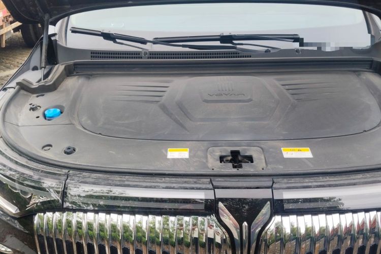 Used VOYAH Dream 2025 PHEV Four-Wheel Drive Excellence Kunpeng Edition Engine Bay