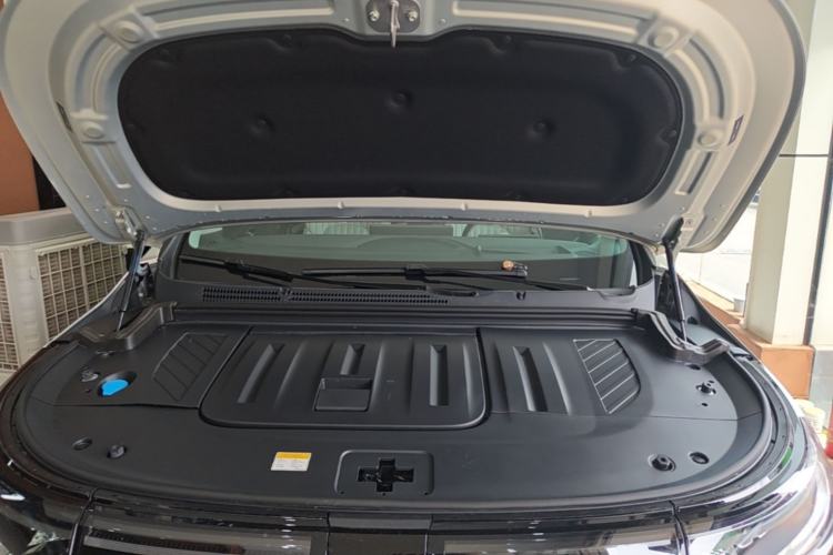 Used VOYAH Dream 2025 EV Four-Wheel-Drive Flagship Qiankun Version Engine Bay