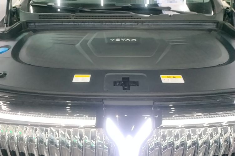Used VOYAH Dream 2025 PHEV Four-Wheel-Drive Flagship Version – Qiankun Edition Engine Bay