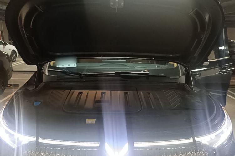 Used VOYAH Dream 2025 EV Four-Wheel Drive Prestige Qiankun Edition Engine Bay