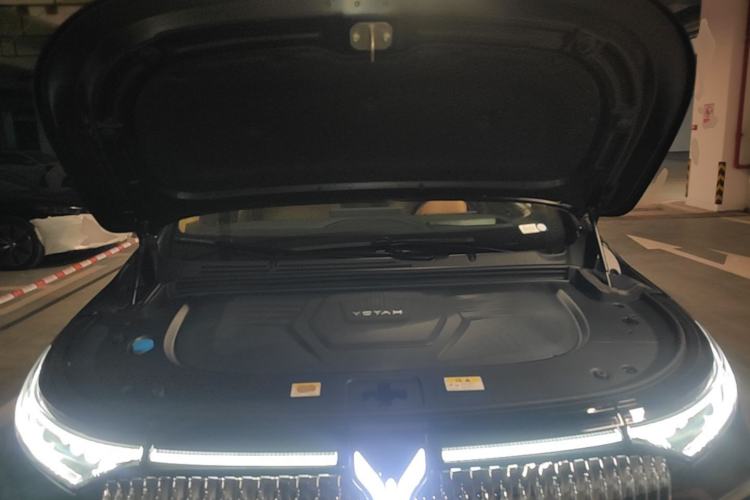 Used VOYAH Dream 2025 PHEV Four-Wheel Drive Excellence Qiankun Edition Engine Bay