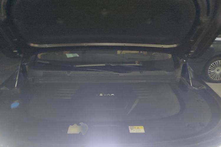 Used VOYAH Dream 2025 PHEV Four-Wheel-Drive Flagship Kunpeng Edition Engine Bay