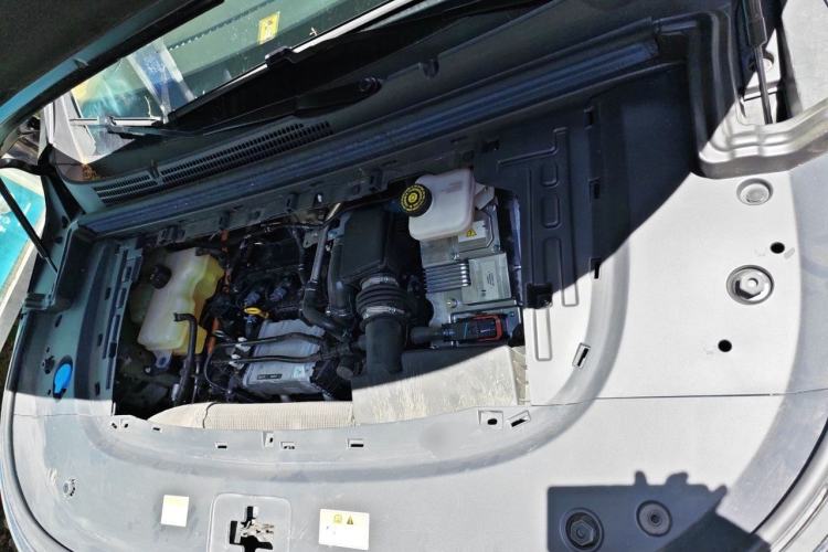Used VOYAH Dream 2025 PHEV Four-Wheel Drive Excellence Kunpeng Edition Engine Bay