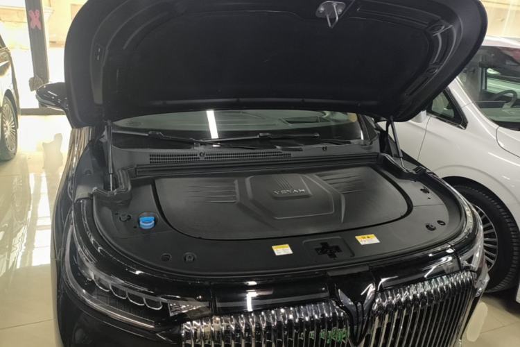 Used VOYAH Dream 2025 PHEV Four-Wheel-Drive Flagship Kunpeng Edition Engine Bay