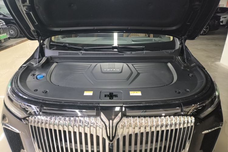 Used VOYAH Dream 2025 PHEV Four-Wheel-Drive Flagship Kunpeng Edition Engine Bay