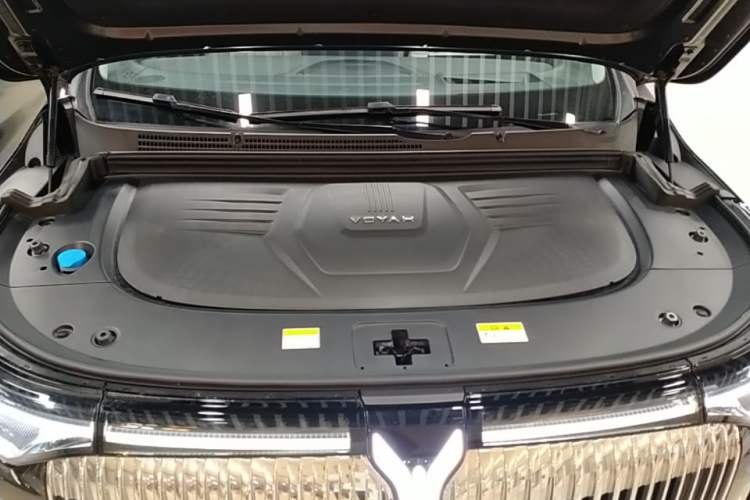 Used VOYAH Dream 2025 PHEV Four-Wheel-Drive Flagship Version – Qiankun Edition Engine Bay