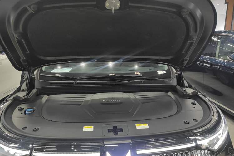 Used VOYAH Dream 2025 PHEV Four-Wheel Drive Excellence Qiankun Edition Engine Bay