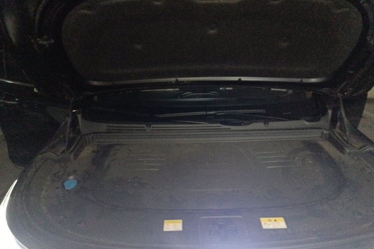 Used VOYAH Dream 2025 PHEV Four-Wheel Drive Prestige Kunpeng Edition Engine Bay