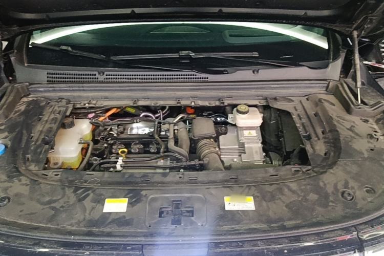 Used VOYAH Dream 2025 PHEV Four-Wheel Drive Prestige Kunpeng Edition Engine Bay