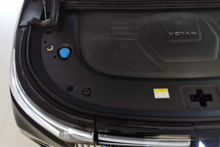 Used VOYAH Dream 2025 PHEV Four-Wheel-Drive Flagship Version – Qiankun Edition Engine Bay Right