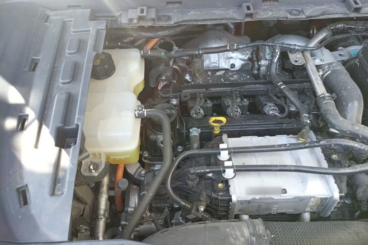 Used VOYAH Dream 2025 PHEV Four-Wheel Drive Prestige Qiankun Edition Engine Bay Right