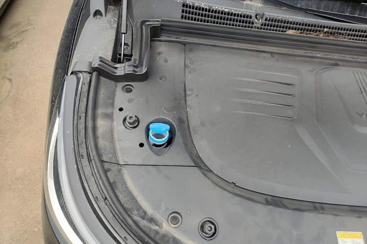 Used VOYAH Dream 2025 PHEV Four-Wheel-Drive Flagship Version – Qiankun Edition Engine Bay Right