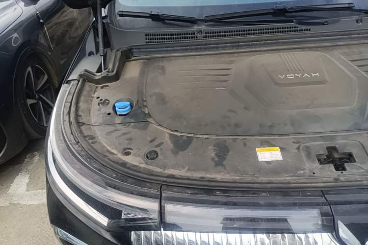 Used VOYAH Dream 2025 PHEV Four-Wheel-Drive Flagship Kunpeng Edition Engine Bay Right