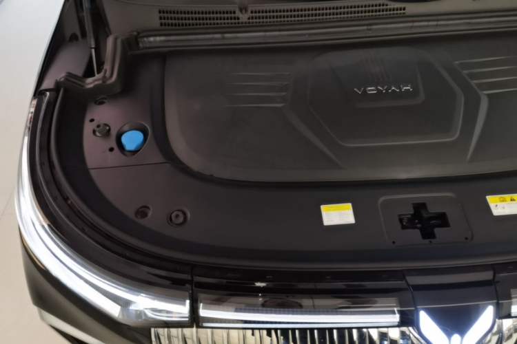 Used VOYAH Dream 2025 PHEV Four-Wheel Drive Prestige Qiankun Edition Engine Bay Right
