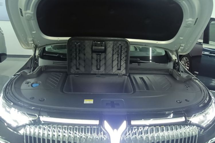 Used VOYAH Dream 2025 EV Four-Wheel-Drive Flagship Qiankun Version Engine Bay