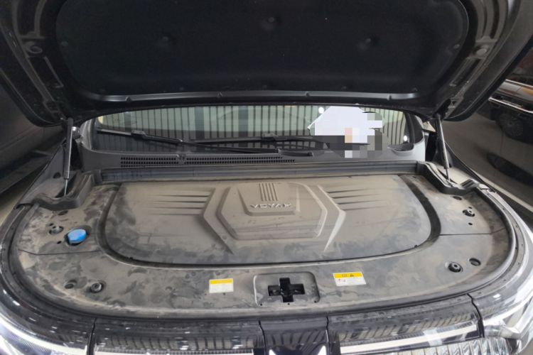 Used VOYAH Dream 2025 PHEV Four-Wheel-Drive Flagship Kunpeng Edition Engine Bay