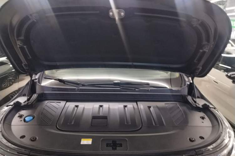 Used VOYAH Dream 2025 EV Long-range Century Edition Engine Bay