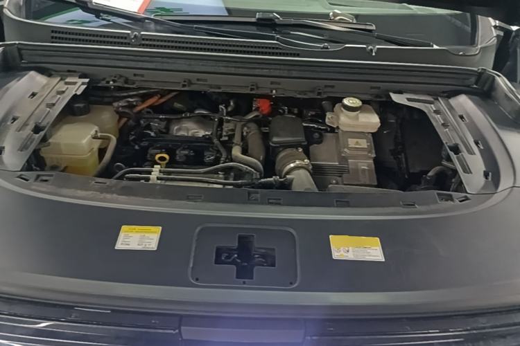 Used VOYAH Dream 2025 PHEV Four-Wheel Drive Prestige Kunpeng Edition Engine Bay