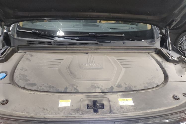 Used VOYAH Dream 2025 PHEV Four-Wheel-Drive Flagship Kunpeng Edition Engine Bay