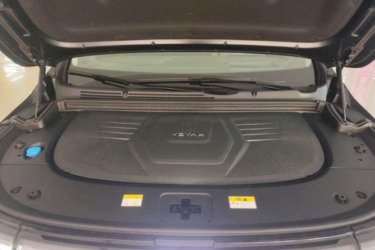 Used VOYAH Dream 2025 PHEV Four-Wheel-Drive Flagship Kunpeng Edition Engine Bay