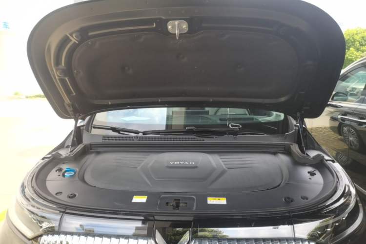 Used VOYAH Dream 2025 PHEV Four-Wheel Drive Prestige Qiankun Edition Engine Bay
