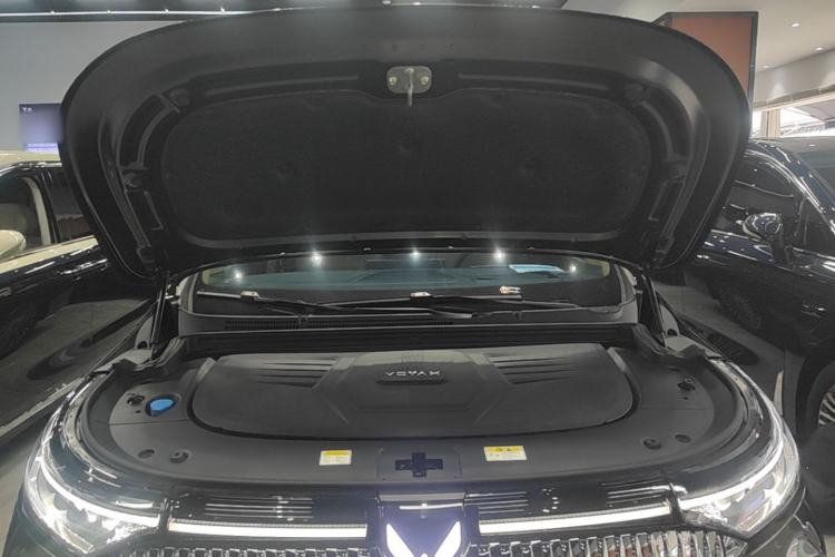 Used VOYAH Dream 2025 PHEV Four-Wheel Drive Excellence Qiankun Edition Engine Bay