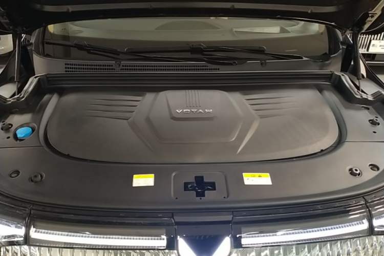 Used VOYAH Dream 2025 PHEV Four-Wheel Drive Prestige Kunpeng Edition Engine Bay