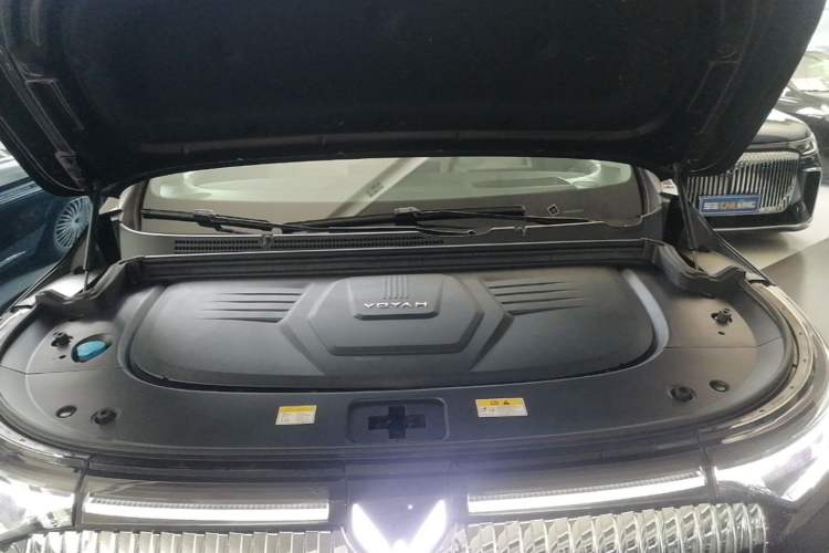 Used VOYAH Dream 2025 PHEV Four-Wheel Drive Prestige Qiankun Edition Engine Bay