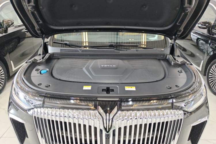 Used VOYAH Dream 2025 PHEV Four-Wheel-Drive Flagship Kunpeng Edition Engine Bay
