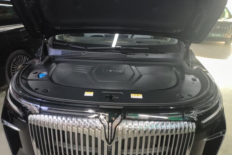 Used VOYAH Dream 2025 PHEV Four-Wheel Drive Excellence Qiankun Edition Engine Bay
