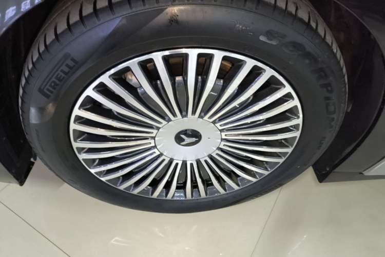 Used VOYAH Dream 2025 PHEV Four-Wheel-Drive Flagship Version – Qiankun Edition Exterior 1