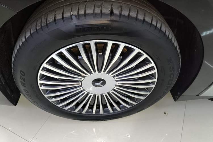 Used VOYAH Dream 2025 PHEV Four-Wheel-Drive Flagship Kunpeng Edition Exterior 1