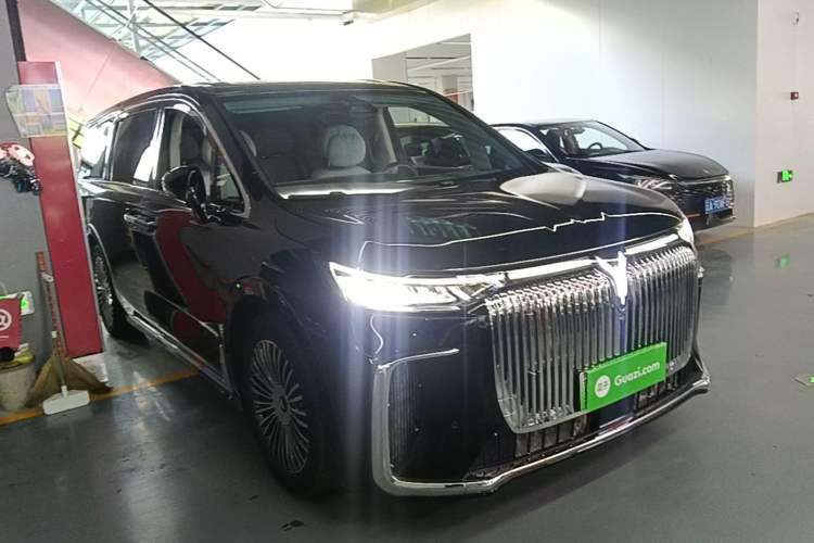 Used VOYAH Dream 2025 PHEV Four-Wheel Drive Prestige Kunpeng Edition Exterior 1