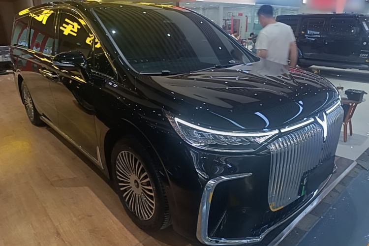 Used VOYAH Dream 2025 PHEV Four-Wheel Drive Prestige Kunpeng Edition Exterior 1