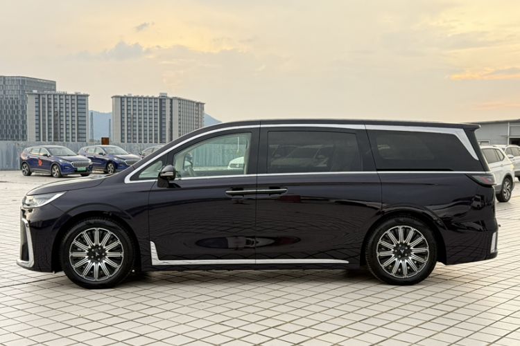 Used VOYAH Dream 2025 EV Four-Wheel Drive Flagship Kunpeng Edition Exterior 10