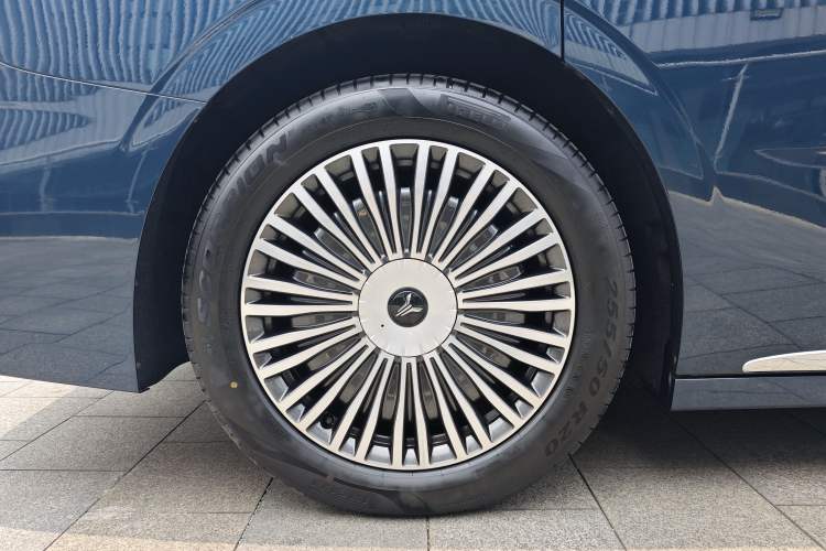 Used VOYAH Dream 2025 PHEV Four-Wheel Drive Prestige Kunpeng Edition Exterior 12