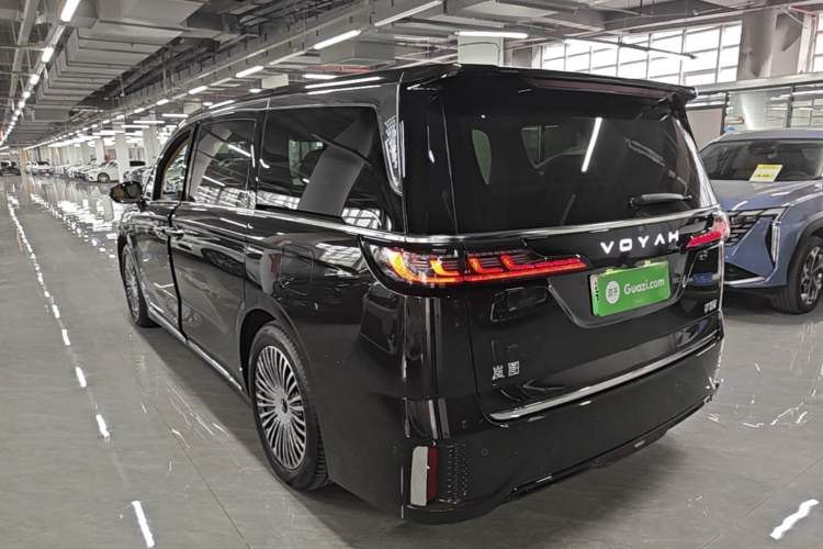 Used VOYAH Dream 2025 PHEV Four-Wheel-Drive Flagship Kunpeng Edition Exterior 2