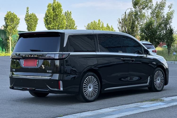 Used VOYAH Dream 2025 PHEV Four-Wheel-Drive Flagship Version – Qiankun Edition Exterior 2