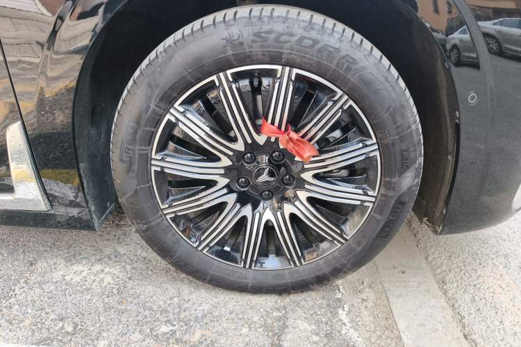 Used VOYAH Dream 2025 EV Four-Wheel Drive Prestige Kunpeng Edition Exterior 2