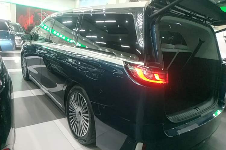 Used VOYAH Dream 2025 PHEV Four-Wheel-Drive Flagship Version – Qiankun Edition Exterior 2